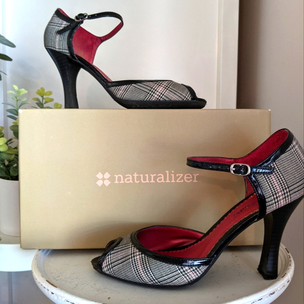 Naturalizer black/cream/red plaid peeptoe heels, size 7 1/2 M